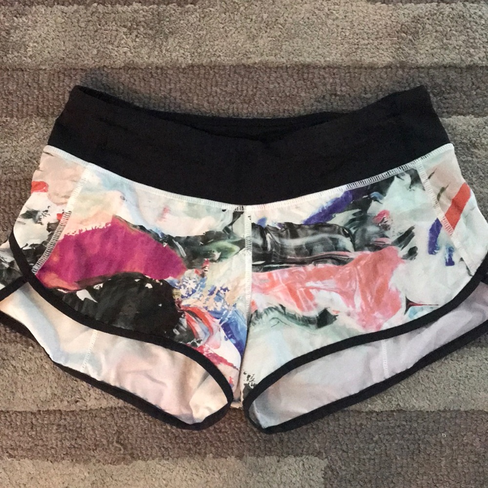 Lulu lemon speed up shorts size 4